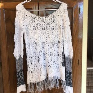 BKE Sweaters - Loose knit sweater with fringe edges BKE Sweaters - Loose knit sweater with fringe edges